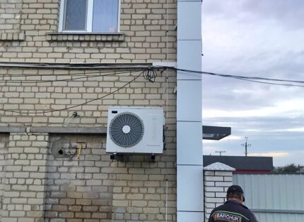 Монтаж системи блискавкозахисту на адміністративній будівлі ТОВ "Тульчинм'ясо" — Фото 7