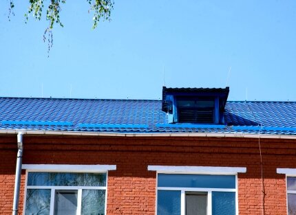 Монтаж блискавкозахисту на даху Вінницької міської клінічної лікарні швидкої медичної допомоги, що на вул. Київській, 68 — Фото 7