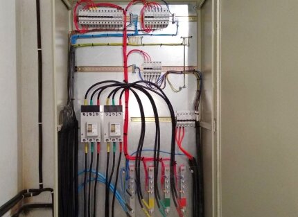 Електромонтажні роботи у багатоповерховому муніципальному будинку, що по вул. Маяковського 138 м. Вінниця — Фото 2
