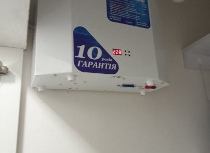 Установка та підключення стабілізатора напруги — Фото 4